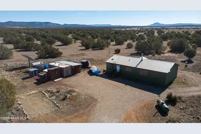 38236 W Howling Coyote Road, Seligman, AZ 86337 - Photo 29
