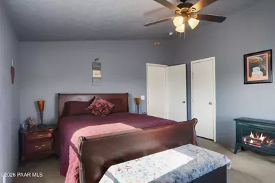 38236 W Howling Coyote Road, Seligman, AZ 86337 - Photo 17