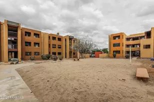 1810 E Blacklidge Dr, Tucson, AZ 85719 - Photo 17