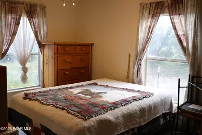 36875 W Aventura Nueva Road, Seligman, AZ 86337 - Photo 25