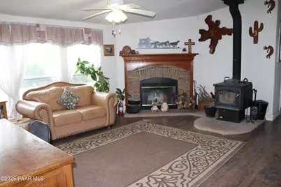 36875 W Aventura Nueva Road, Seligman, AZ 86337 - Photo 17