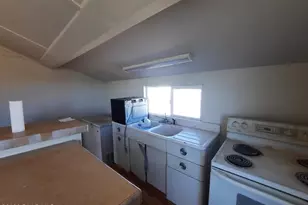 22510 W Railroad Ave, Seligman, AZ 86337 - Photo 11