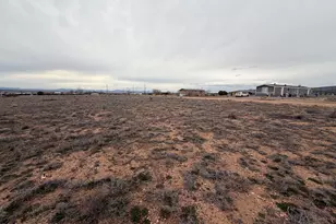 25867 N Robin Dr, Paulden, AZ 86334 - Photo 1