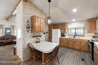 1749 Knoll Drive, Prescott, AZ 86301 - Photo 7
