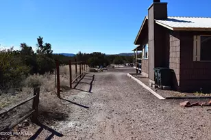 25633 El Dorado Dr, Seligman, AZ 86337 - Photo 19