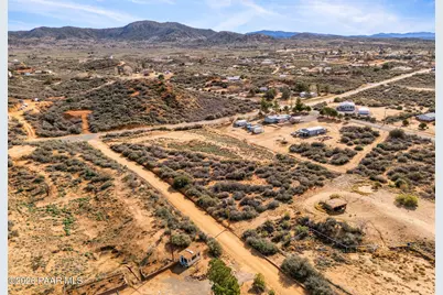 7565 W Derry Drive, Kirkland, AZ 86332 - Photo 13