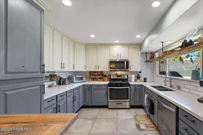 10778 E Turquoise Circle, Dewey-Humboldt, AZ 86327 - Photo 13