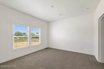 55 W Hawaii Road, Paulden, AZ 86334 - Photo 9