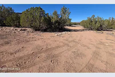 53302 Shadow Mountain Parkway, Seligman, AZ 86337 - Photo 17