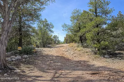 43276 N Hallelujah Lane, Seligman, AZ 86337 - Photo 3