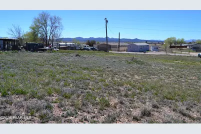 25285 N Lakeside Drive, Paulden, AZ 86334 - Photo 3