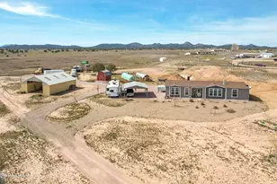 1285 W Kings Ct, Paulden, AZ 86334 - Photo 1