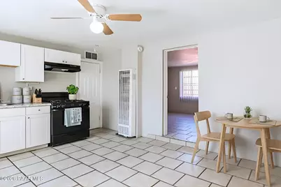 302 W Flores Street #3, Tucson, AZ 85705 - Photo 3