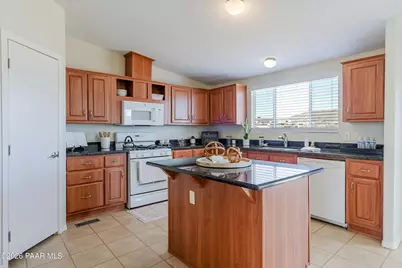 1625 N Hidden Valley Way, Dewey-Humboldt, AZ 86327 - Photo 9