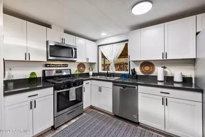 1375 Lakeview Road, Prescott, AZ 86301 - Photo 11