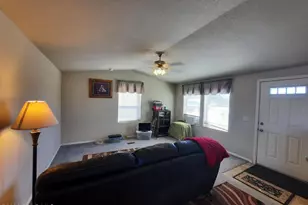 37500 W Bullet Rd, Seligman, AZ 86337 - Photo 11