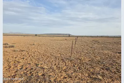 28203 W Fort Rock Road, Seligman, AZ 86337 - Photo 1