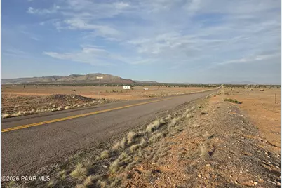 28203 W Fort Rock Road, Seligman, AZ 86337 - Photo 3