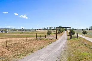 25325 N Naples St, Paulden, AZ 86334 - Photo 27