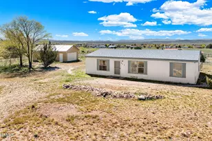 805 W Eleanor Rd, Paulden, AZ 86334 - Photo 3