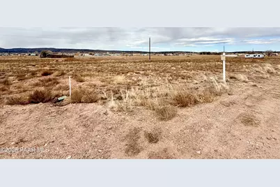360 W Hawaii Road, Paulden, AZ 86334 - Photo 1