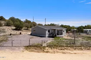 25555 N Emery Dr, Paulden, AZ 86334 - Photo 3