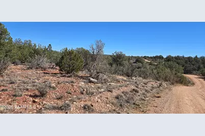 55688 N Latigo Road, Seligman, AZ 86337 - Photo 11