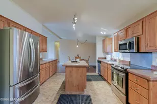 11800 E Henderson Rd, Dewey-Humboldt, AZ 86327 - Photo 9