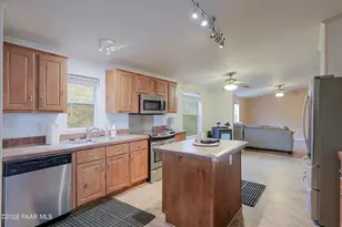 11800 E Henderson Rd, Dewey-Humboldt, AZ 86327 - Photo 7