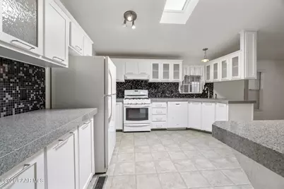 12085 E Pepper Tree Way, Dewey-Humboldt, AZ 86327 - Photo 11