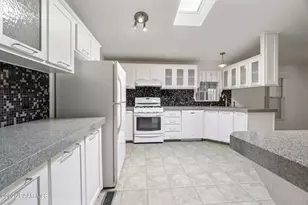 12085 E Peppertree Way, Dewey-Humboldt, AZ 86327 - Photo 11