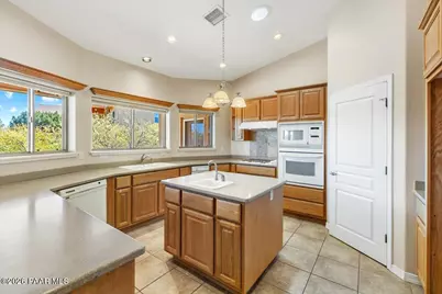 733 Pinon Oak Drive, Prescott, AZ 86305 - Photo 9