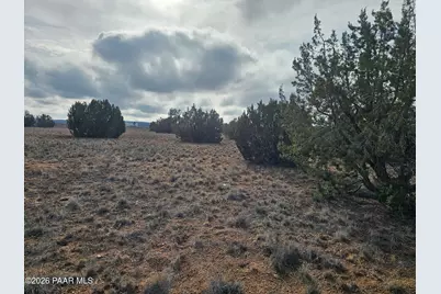 27555 W Fort Rock Road, Seligman, AZ 86337 - Photo 5
