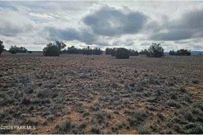 27555 W Fort Rock Road, Seligman, AZ 86337 - Photo 3