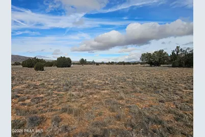 27555 W Fort Rock Road, Seligman, AZ 86337 - Photo 11