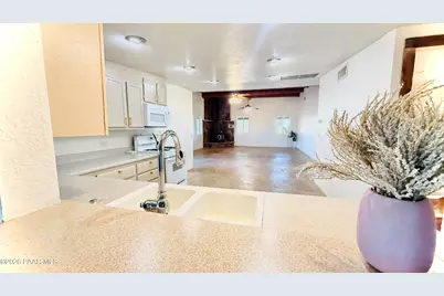 3900 W Runway Road, Paulden, AZ 86334 - Photo 19