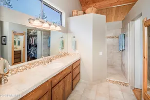 18250 Backwoods Trail, Peeples Valley, AZ 86332 - Photo 23