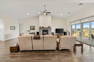 10407 N Rod Iron Rd, Prescott Valley, AZ 86315 - Photo 5