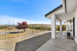 17313 E Lions Crossing, Dewey-Humboldt, AZ 86327 - Photo 3
