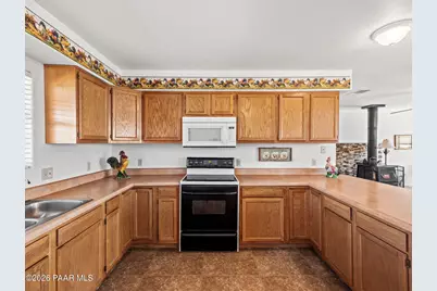 18420 S Peeples Valley Road, Peeples Valley, AZ 86332 - Photo 3