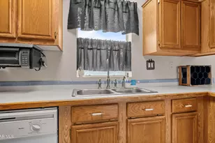 9915 E Cranberry Rd, Dewey-Humboldt, AZ 86327 - Photo 15