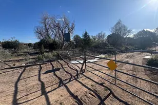 22925 N Mohawk Ln, Paulden, AZ 86334 - Photo 3