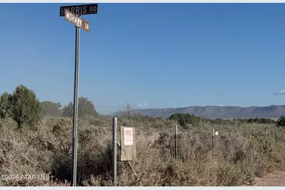 22925 N Mohawk Lane, Paulden, AZ 86334 - Photo 15