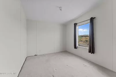 27650 S Clydesdale Avenue, Congress, AZ 85332 - Photo 17