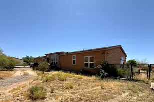 22455 W Hylton Way, Congress, AZ 85332 - Photo 3