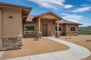 15935 E Lone Fox Trail, Dewey-Humboldt, AZ 86327 - Photo 7