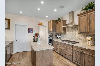 15935 E Lone Fox Trail, Dewey-Humboldt, AZ 86327 - Photo 17