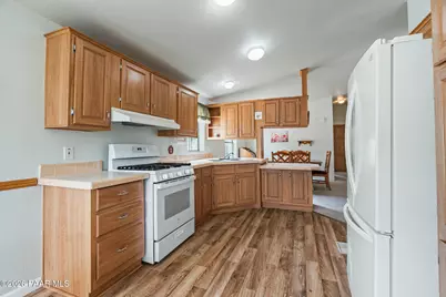 8939 E Cheryl Drive, Prescott Valley, AZ 86314 - Photo 11