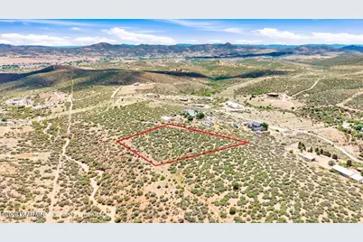 10560 E Rocky Hill Road, Dewey-Humboldt, AZ 86327 - Photo 1