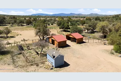 10080 W Tough Country Trail, Skull Valley, AZ 86305 - Photo 11